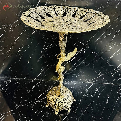خرید، قیمت و مشخصات میوه خوری کنار سالنی مدرن و شیک از جنس برنزی با طرح ملکه بالدار و گل لاله زیر قیمت | چترزندگی