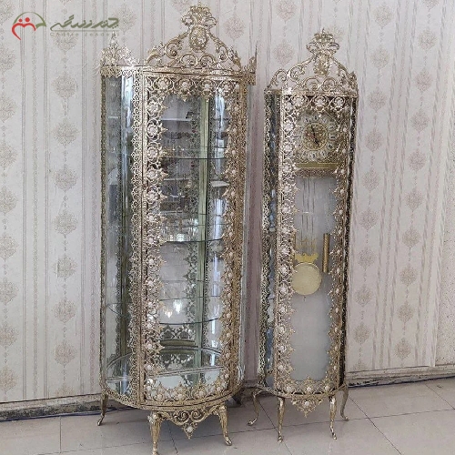 خرید، قیمت و مشخصات ست بوفه 3 طبقه همراه با ساعت ایستاده مدل گل آفتابگردان با بدنه ی تمام برنزی ظریف کاری شده کد 8005s - چترزندگی
