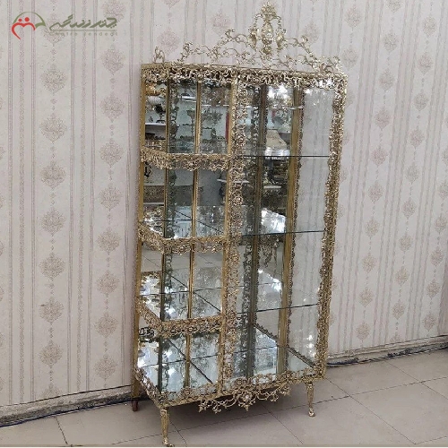 خرید، قیمت و مشخصات بوفه برنزی باکس دار طرح گل سرخ برجسته طراحی شیک و مدرن با رنگ آبکاری شده ی فورتیک - چترزندگی