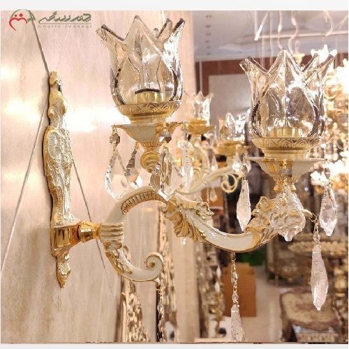 خرید، قیمت و مشخصات لوستر دیواری دو شعله رنگ کرم و طلایی مدل گل رز با طراحی بی نظیر و مدرن - چترزندگی