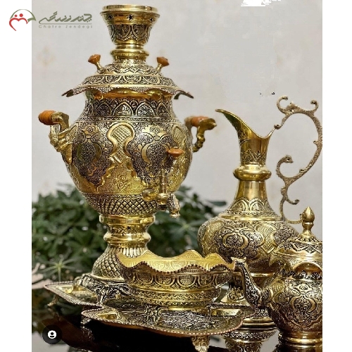خرید، قیمت و مشخصات سرویس سماور ذغالی 4.5 لیتری برنجی، قلم زنی شده ی اسلیمی دارای پوشش محافظ و تنوره دار - چترزندگی