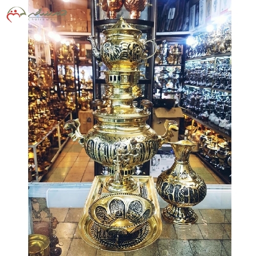 خرید، قیمت و مشخصات سرویس کامل سماور ذغالی با بدنه ی برنجی به رنگ طلایی و عدسی، سیاه قلم کاری شده با ضمانت یک ساله - چترزندگی