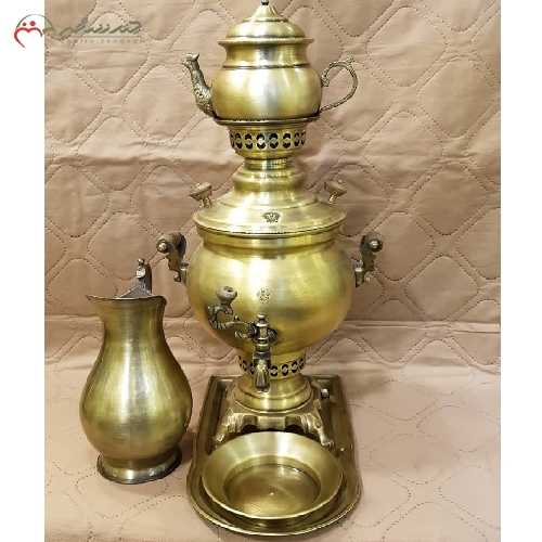 خرید، قیمت و مشخصات سماور ذغالی 4 لیتری با بدنه ی تمام برنجی طرح شکمی، همراه ست پارچ و قندان و سینی، دارای ضمانت نامه - چترزندگی