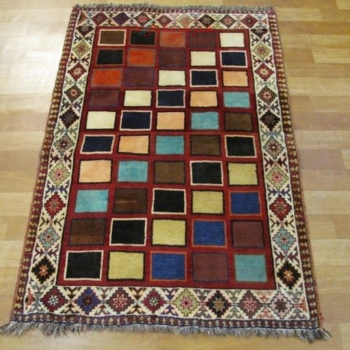 خرید آنلاین، فرش بافت دست گبه، طرح شطرنجي با رنگ زمینه الوان و حاشیه كرم کد ۳۹۹۵۵، زیر قیمت بازار | چترزندگی