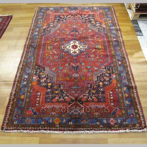 خرید آنلاین، فرش دستباف تويسركان کد 37876 با رنگ زمینه سرمه ای، سایز قالیچه در طرح لچک و ترنج، زیر قیمت بازار | چترزندگی