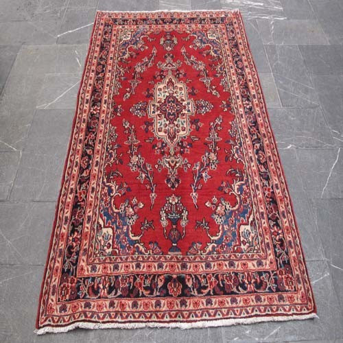 خرید آنلاین، فرش دستباف همدان شهرباف کد 38141 با نقشه عالی، طرح لچک و ترنج سایز قاليچه رنگ زمینه لاكي و حاشیه سرمه اي، زیر قیمت بازار | چترزندگی