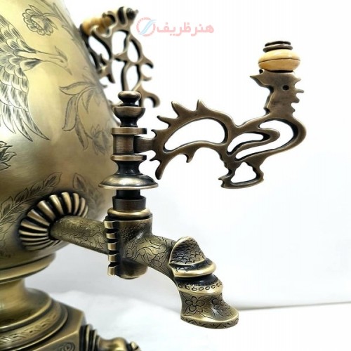 سماور 6 لیتری زغالی برنجی با قلم زنی بسیار زیبا، مدل جام دسته شاخ گوزنی، با کیفیت اعلاء