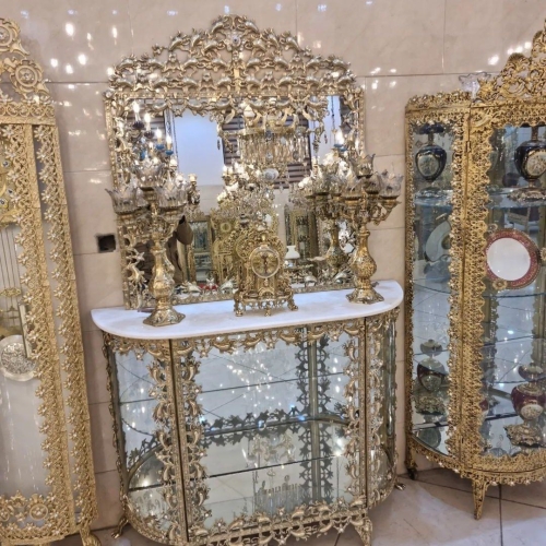 آینه کنسول برنز با طرح بادمجانی و ساعت و شمعدان برنزی