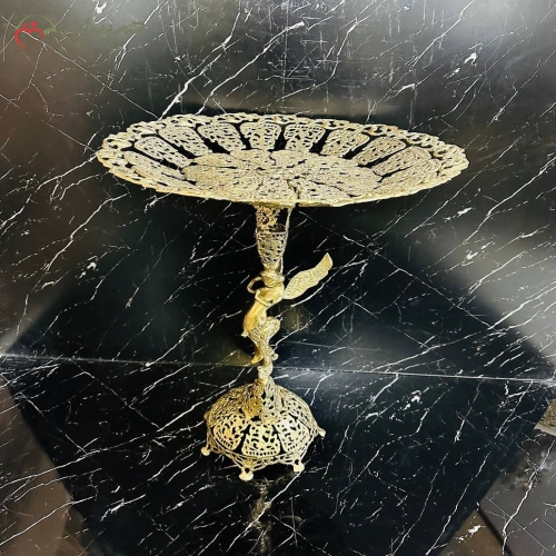 خرید، قیمت و مشخصات میوه خوری کنار سالنی به روز از جنس برنزی با طرح ملکه بالدار و گل لاله ارزان قیمت - چترزندگی