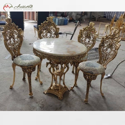 میز ناهار خوری 4 نفره مدل سلطنتی بدنه تمام برنزی رنگ ثابت پایه اسبی - چترزندگی
