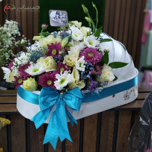 باکس گل طبیعی نوزادی با اسفنج مرطوب و طول عمر 10 روزه