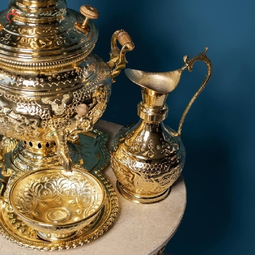 سماور زغالی برنجی طرح عدسی گل مرغ رنگ طلایی و بدنه کار شده با ضمانت 5 ساله