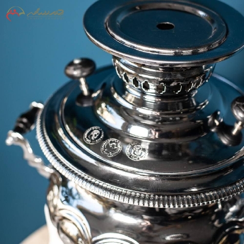 سماور گازی برنجی طرح افسون ترک دار ظرفیت 7 لیتر و بدنه کار شده