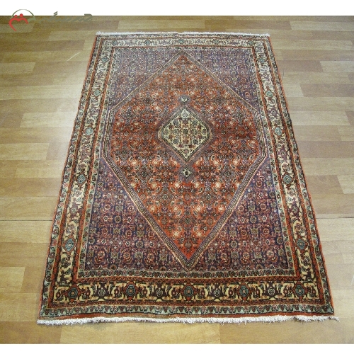 فرش دستبافت بیجار طرح لچک و ترنج با نقشه زمینه عالی و نخ درجه یک کد 39253