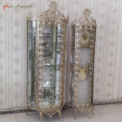 ست بوفه سه طبقه همراه با ساعت ایستاده مدل گل آفتابگردان با بدنه ی تمام برنزی ظریف کاری شده کد 8005s