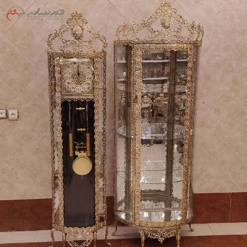 ساعت ایستاده با زمینه مشکی و بوفه نیم گرد سه طبقه مدل گل رز برجسته، ست به قیمت و شیک با ضمانت کد 8007
