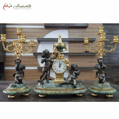 ساعت و شمعدان برنزی و پایه های سنگی سبز رنگ و رنگ فورتیک با دوام دارای گارانتی کد 432