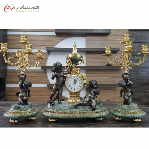 ساعت و شمعدان برنزی و پایه های سنگی سبز رنگ و رنگ فورتیک با دوام دارای گارانتی کد 432 - چترزندگی