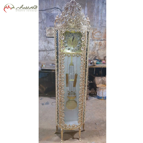 ساعت آلومینیومی کنار سالنی_ چترزندگی