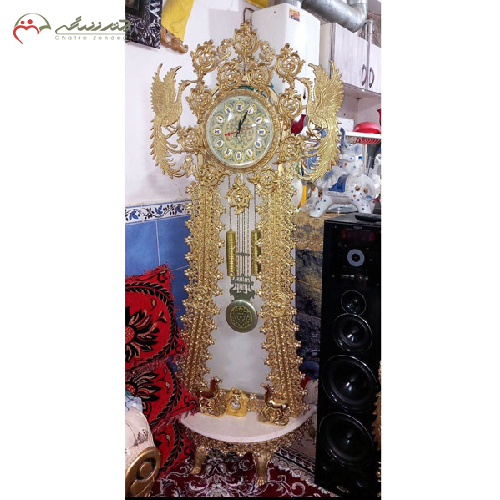ساعت کنار سالنی با آبکاری آلومینیوم نیم گرد طرح طاووس