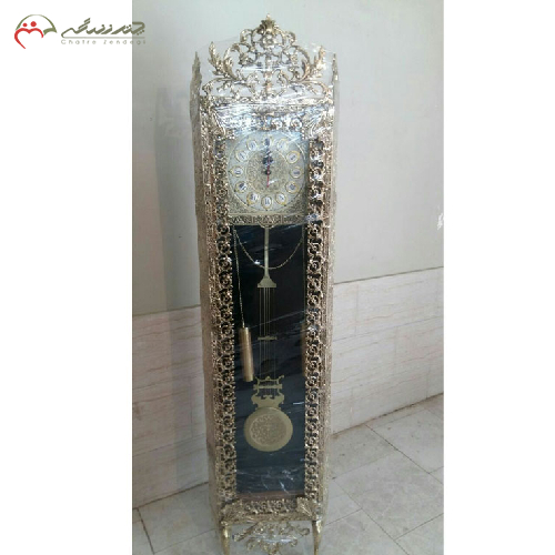 ساعت کنار سالنی برنزی پس زمینه مشکی با حاشیه گل مدل جدید