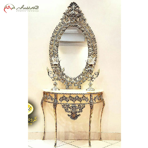 آینه کنسول بیضی برنزی همراه با شمعدان با حاشیه گل