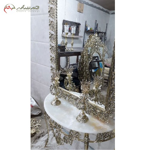 آینه کنسول مستطیل برنزی با حاشیه گل