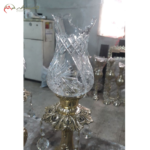 شمعدان برنزی آویز دار طرح تاج دار