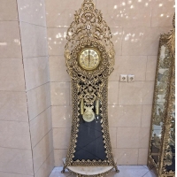 خرید، قیمت و مشخصات ساعت ایستاده کلاسیک مدل کنسول دار با جنس آلومینیوم و پایه های سنگی ارزان | چترزندگی