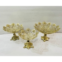 خرید، قیمت و مشخصات ست میوه خوری سه تکه برنزی مدرن پایه دار طرح گل رز ستونی برجسته زیر قیمت | چترزندگی