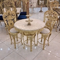 خرید، قیمت و مشخصات ناهار خوری 2 نفره طرح گل سرخ بدنه آلیاژ با دوام و رویه سنگ مرمر به رنگ طلایی - چترزندگی
