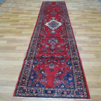 خرید آنلاین، فرش دستباف لاله جين همدان کد 38886 در طرح زیبای لچک و ترنج، رنگ زمینه لاكي با حاشیه سرمه اي، زیر قیمت بازار | چترزندگی